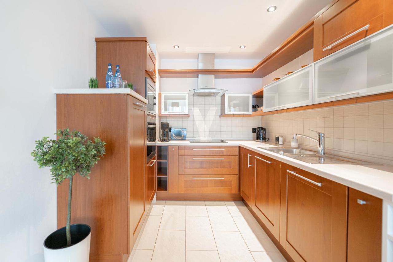 Apartament 55M2 - Darmowy Garaz - Klimatyzacja - Centrum - 24Na7 Wrocław Exteriör bild