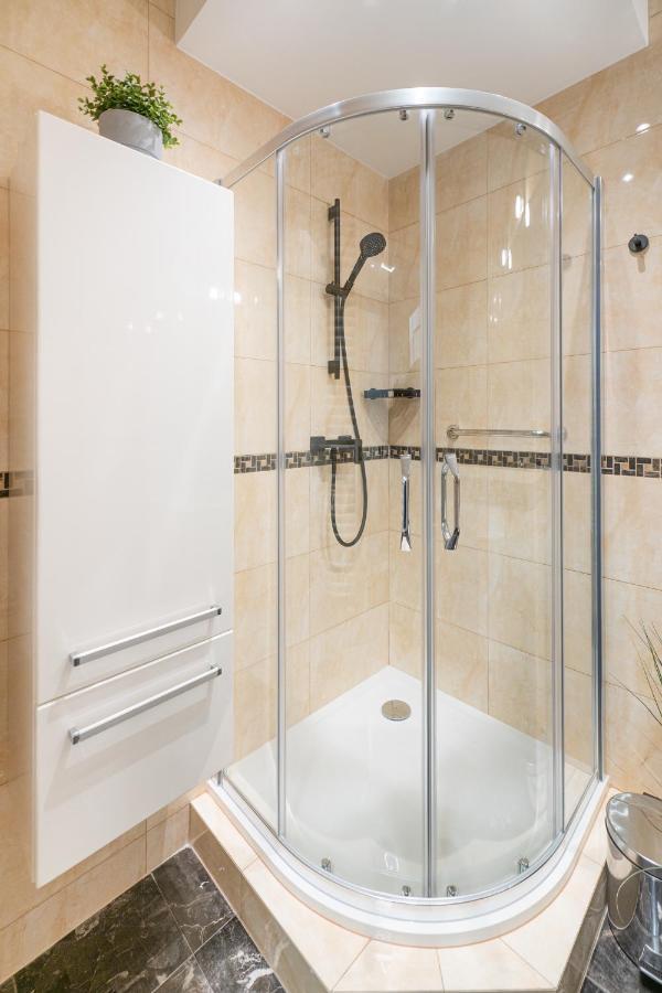 Apartament 55M2 - Darmowy Garaz - Klimatyzacja - Centrum - 24Na7 Wrocław Exteriör bild